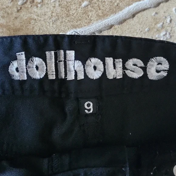 Dollhouse black shorts womans juniors size 9 - Picture 2 of 6